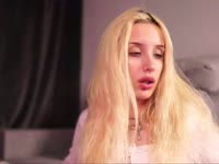 Diana Doll, 20 yo
I love making friends, making each other happy, communicating, traveling, learning languages, dancing and laughing to my favorite music, and you?