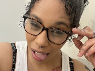 adult webcam DesiraeLuciano