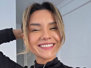 masturbating webcam girl JuliettaDiaz