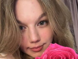 fingering webcam girl LinnGrimshaw