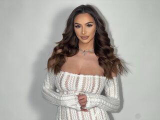 camgirl shaving pussy LisaLogan