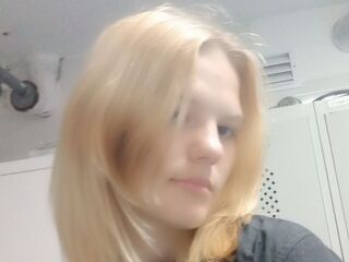 fingering webcamgirl OliviaRambousek
