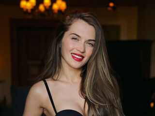 fingering camgirl picture QuinnTakara