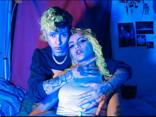 closeup livecam DanAndLila