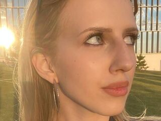 naked girl with webcam masturbating with vibrator AishaSpringstead