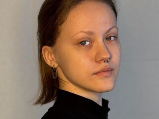 webcam bitch chat AlainaCaveness