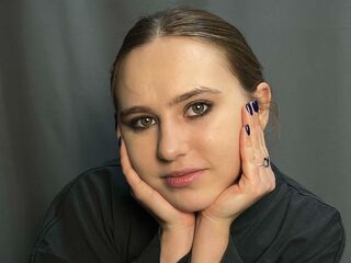 naughty cam AlanaHowlett