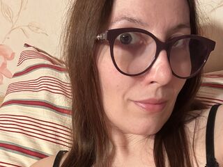 webcamgirl chat AlanyssLyon