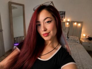 hot cam girl fingering shaved pussy AmaraFerrert