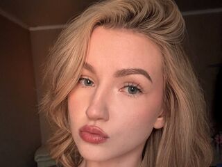 hot naked webcamgirl AmyConnelly