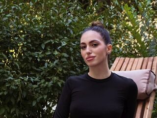 girl topless AmyReeves