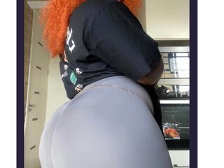 camgirl playing with vibrator AnnabelBecky