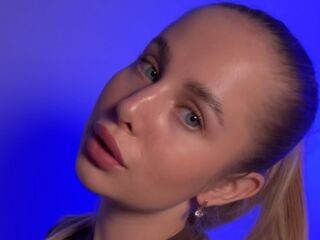 camgirl shaving pussy AnnelleToulson
