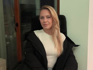 hot cam girl fingering shaved pussy AnyaLior