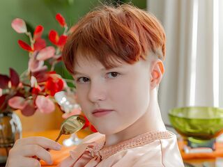camgirl masturbating with vibrator AuroraGlo