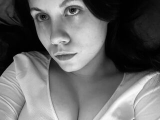 cam girl playing with dildo BelaWink