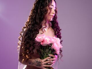 naked cam girl masturbating with vibrator BellaClaire