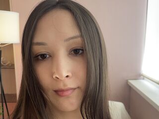 hot cam girl fingering shaved pussy BellaRomanov