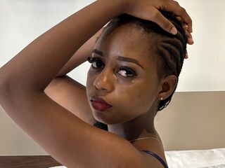 naked cam girl gallery BrianaHadid