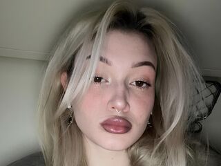 naked webcam girl photo CaseyHemmerling