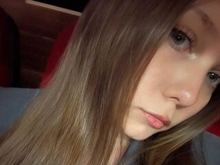 nude webcam CleliaGuynup