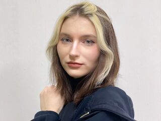 adult cam CwenDodgson
