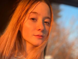 naked camgirl photo DarlenaBallew