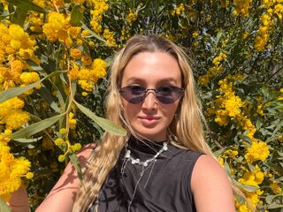 hot naked webcamgirl DelaineClowerd