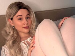 cam girl masturbating DeluaMoon