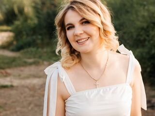 livechat DemetriceAkpan