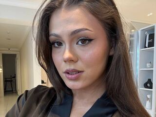 naked camgirl DemetriceTaneja