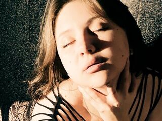 cam girl playing with vibrator DinaMargaret
