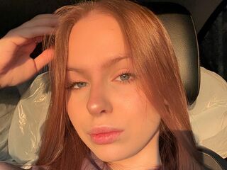 hot cam girl fingering shaved pussy ElizaBless