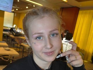 fingering girl EmelinaKrider