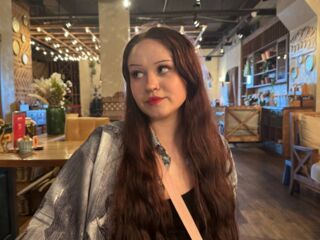 camslut showing pussy EmilyGreek