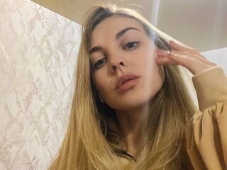 naked girl with webcam masturbating EmilyHollister