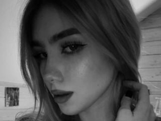 naked camgirl gallery EmmaBlond