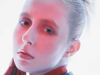 cam girl playing with sextoy HeidiGlowinski