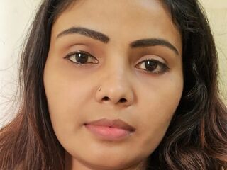 topless webcamgirl HettieAllie