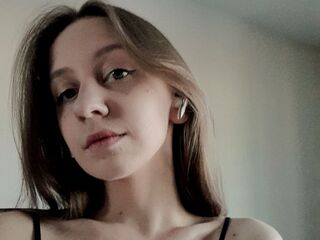 camgirl showing tits HildHakes