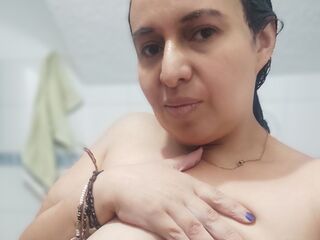 beautiful webcamgirl IbannaBely