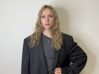 masturbating girl IrinaVelzeboer