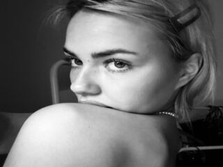 naked girl with webcam fingering pussy JacintaPrincipe