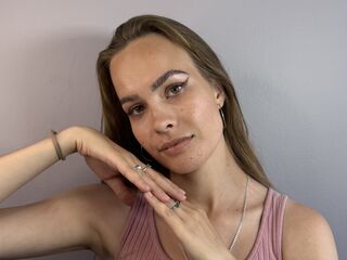 hot cam slut JerilynMominee