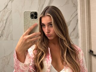 camwhore shaving pussy JohnieBritton