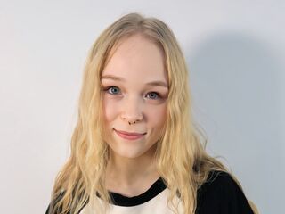 adult cam show KamiMellema