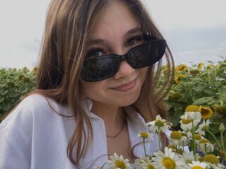 topless cam girl KandaceZiernicki