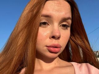 camslut naked KarinaSavastru