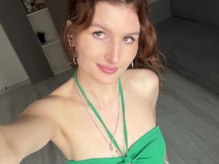 fingering girl cam KarmenZeinert
