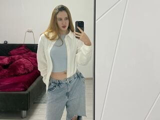 mastubating web cam girl KellyLynn